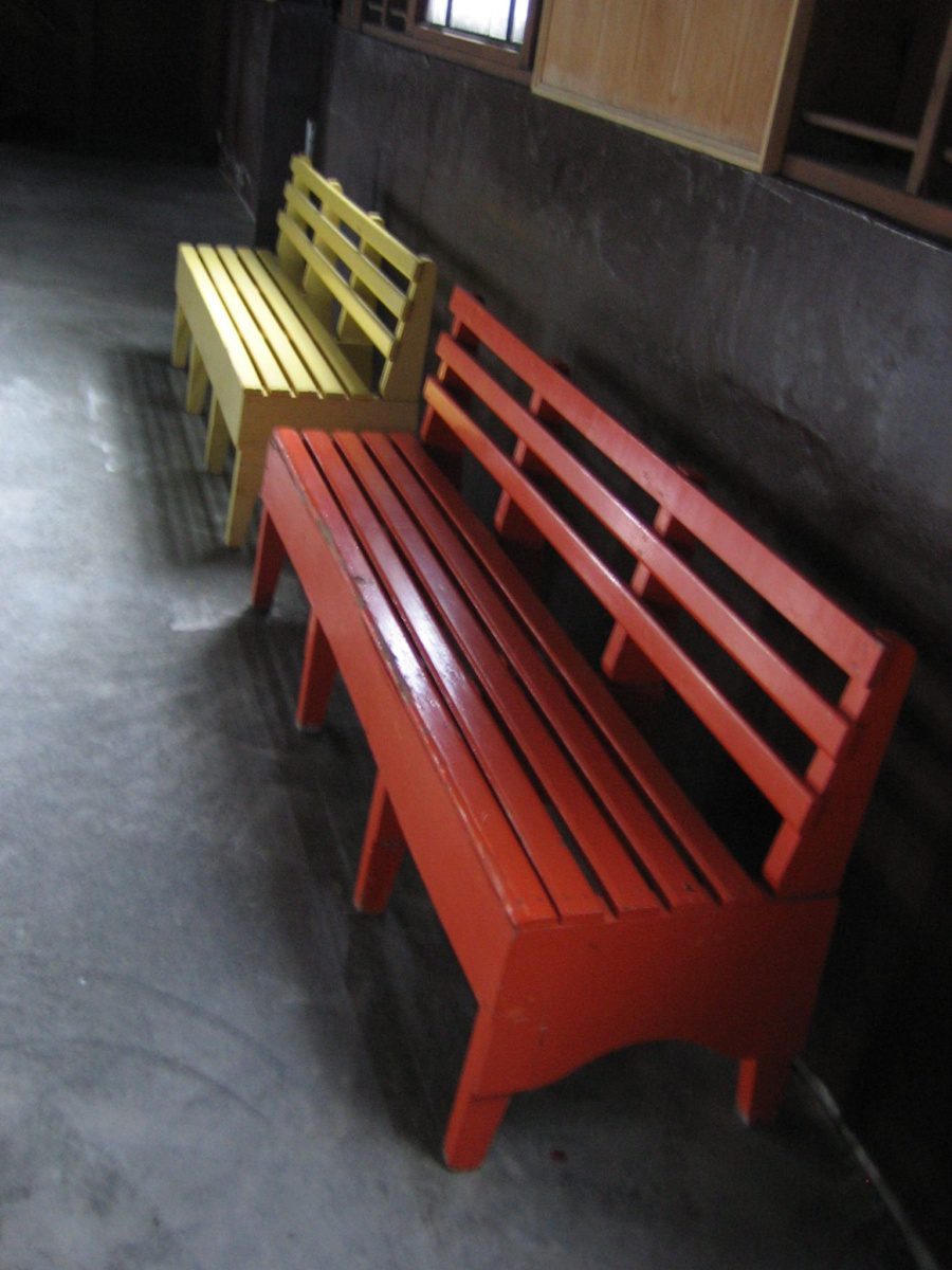 The technique of painting furniture